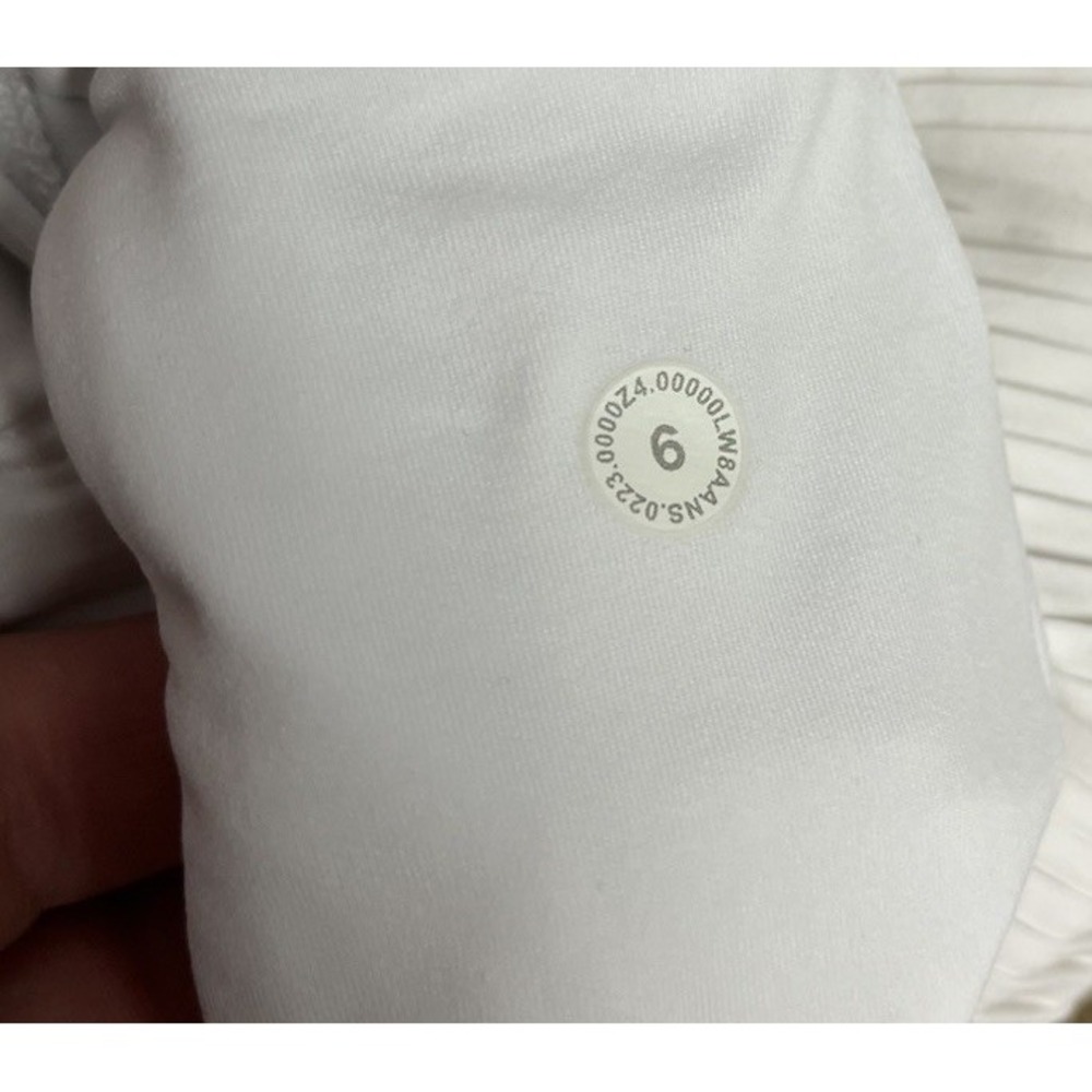 Lululemon Just Pleat It Tennis Skirt Skort White size 6 - Picture 10 of 10